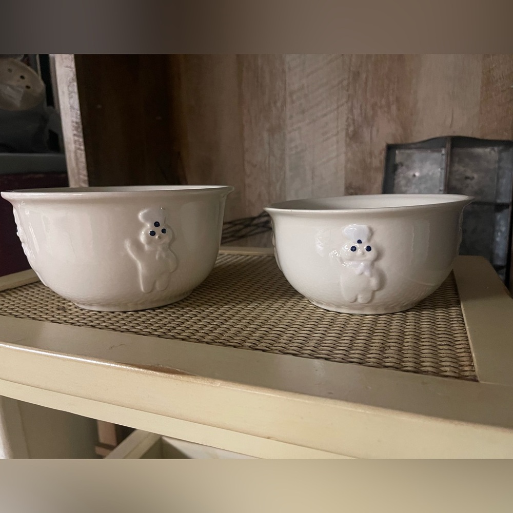 Set of 2 pillsbury dough boy nesting mixing bowls